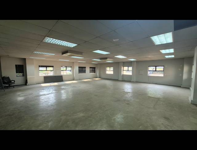 210M² OFFICE TO LET IN ERASMUSKLOOF
